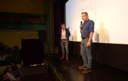 El alcalde Sergio Abascal durante su intervención en el Teatro Casino Liceo. R.A.