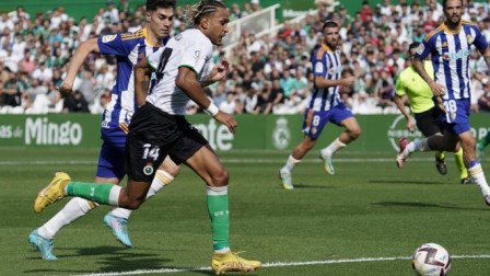 El equipo local pudo marcar el 2-0 de penalti, pero fallo la pena máxima.