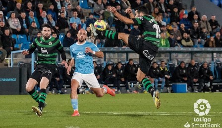 Los visitantes no sufrieron a pesar de quedarse con un jugador menos.