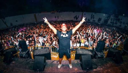 El artista internacional estará en El Astillero.