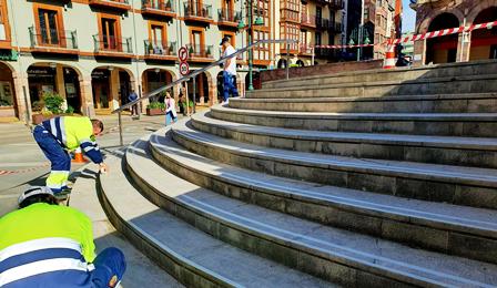 Accesibilidad en la Plaza Mayor de Torrelavega.
