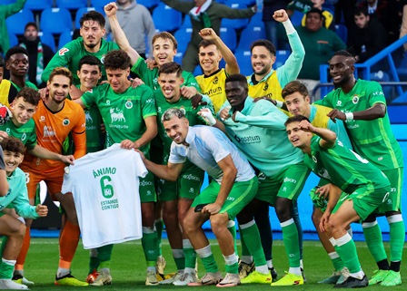 Dedicatoria a su capitán lesionado.
