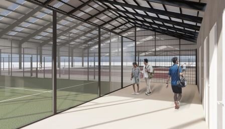 Interior de las pistas de tenis en el complejo deportivo.