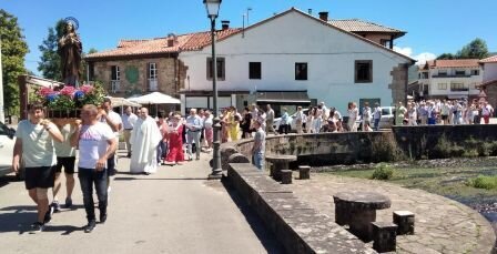 Los vecinos portaron la imagen. R.A.