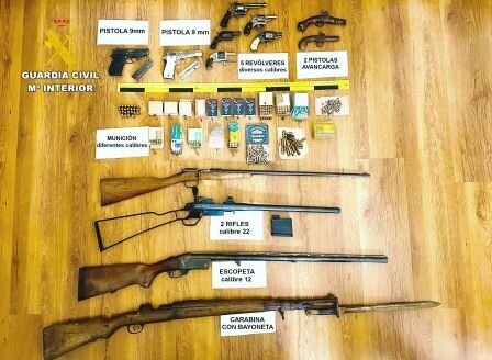 Armas incautadas por la Guardia Civil.