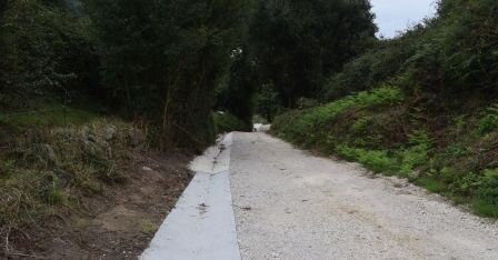 Mejora del camino vecinal en Mortera.