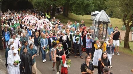 Numerosos vecinos asistieron a la procesión.