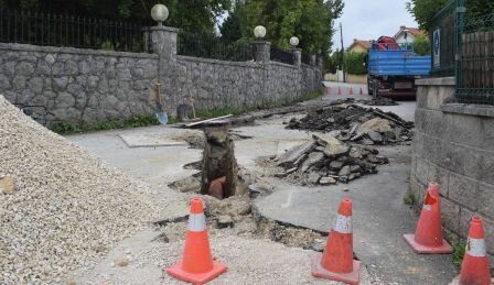 Obras de saneamiento en Las Veneras.