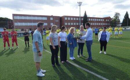 Un momento del homenaje a la familia y la novia del jugador. R.A.