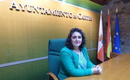 La regidora municipal en el salón de Plenos. R.A.