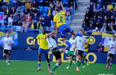 El Racing remontó el partido y se llevó los tres puntos.