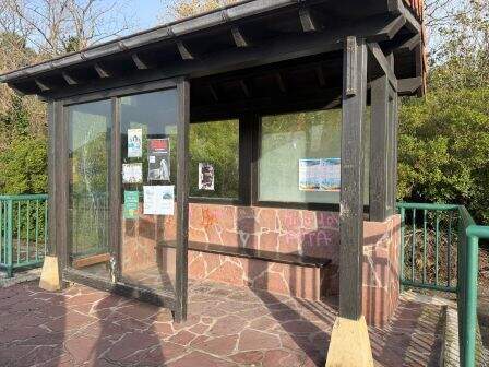 Estado de las marquesinas en Miengo.