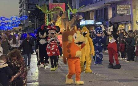Animación entre carroza y carroza. Facebook del Ayuntamiento de Laredo