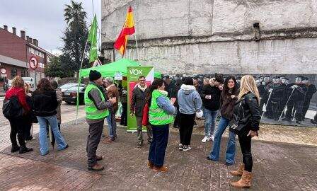 Mesa de recogida de firmas.