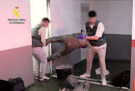 Recuperación de la escultura en un trastero en Santander.