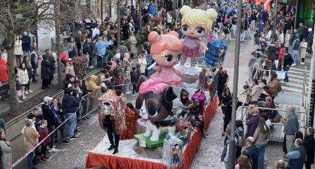 Desfile de carrozas. Facebook