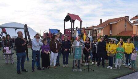 Acto d e inauguración del parque infantil.