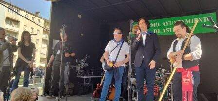 El alcalde Javier Fernández Soberón en el acto. R.A.