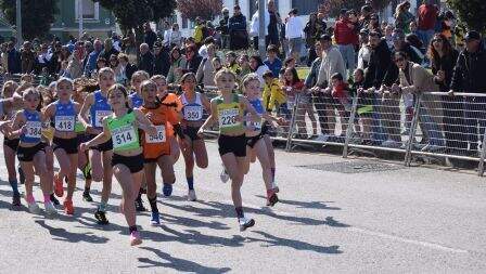 Categorías inferiores durante la carrera.