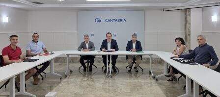 Reunión del PP con representantes