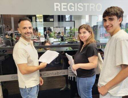Un momnento del registro de las firmas.