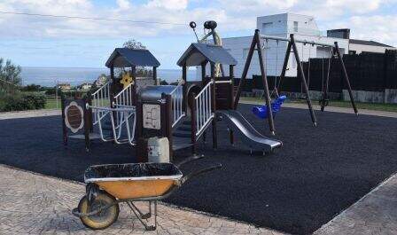 Parque infantil en Liencres.