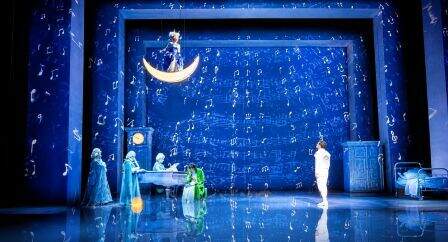 Un momento de la ópera sobre el escenario.