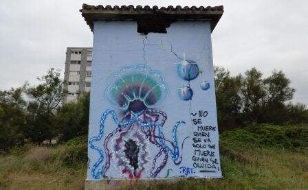 Una de las fachadas pintadas por un colaborador. R.A.